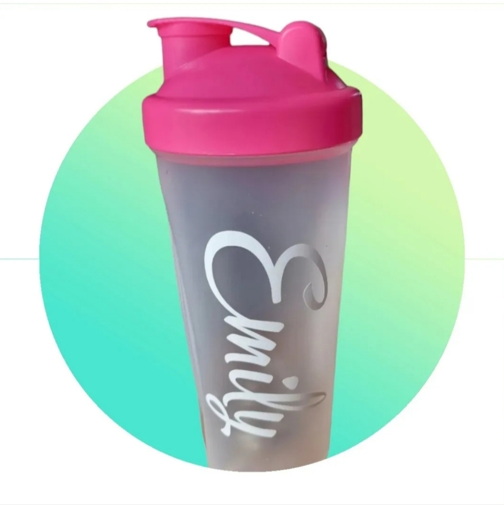 Personalised Drinks Bottle Protein Shaker Pink Lid White Vinyl Decal 650ml - Picture 1 of 10